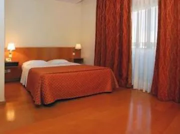 Hotel Opo Porto Aeroporto 4*