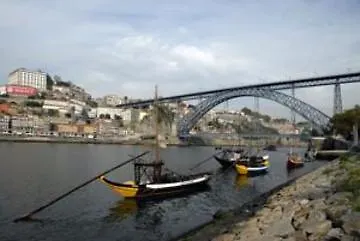 Hotel Opo Porto Aeroporto 4*