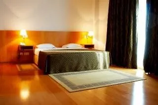 Hotel Opo Porto Aeroporto 4*